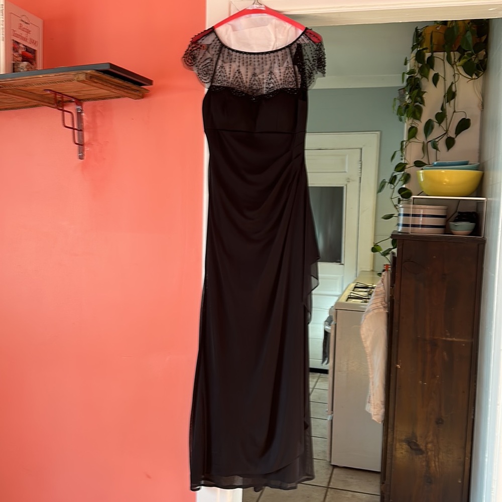 DJ Jan black formal gown size 6